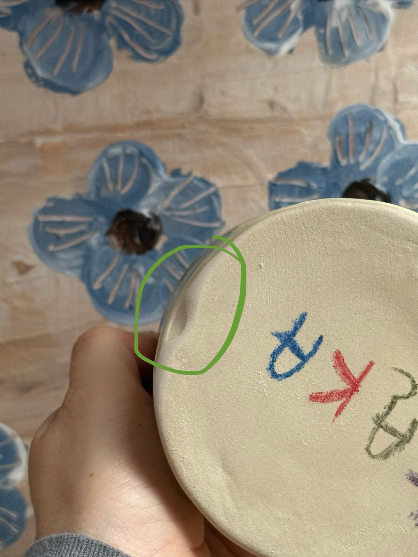 Kubek z uchwytem kwiatkiem- OUTLET