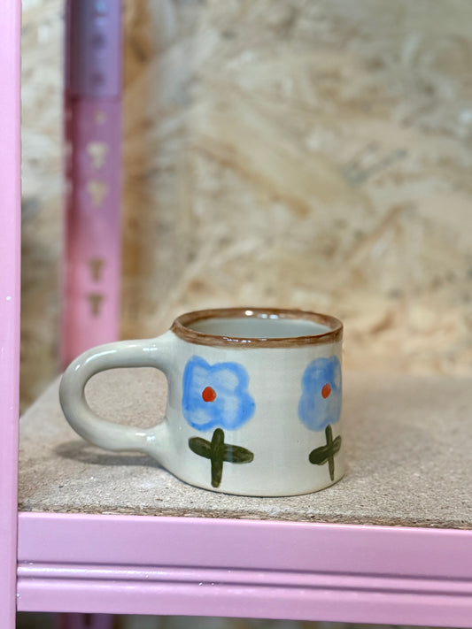 Kubek w błękitne kwiatki