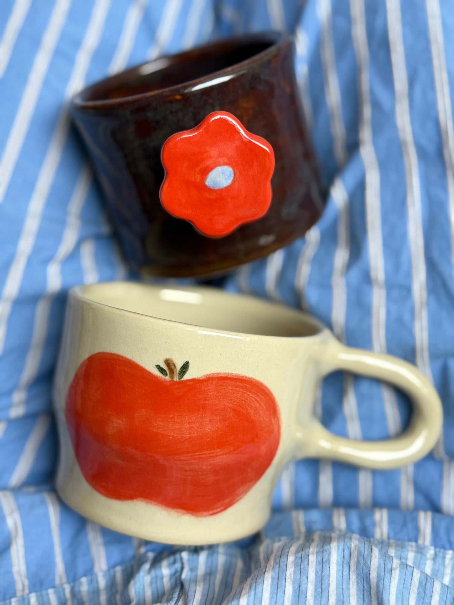 Kubek w jabłka
