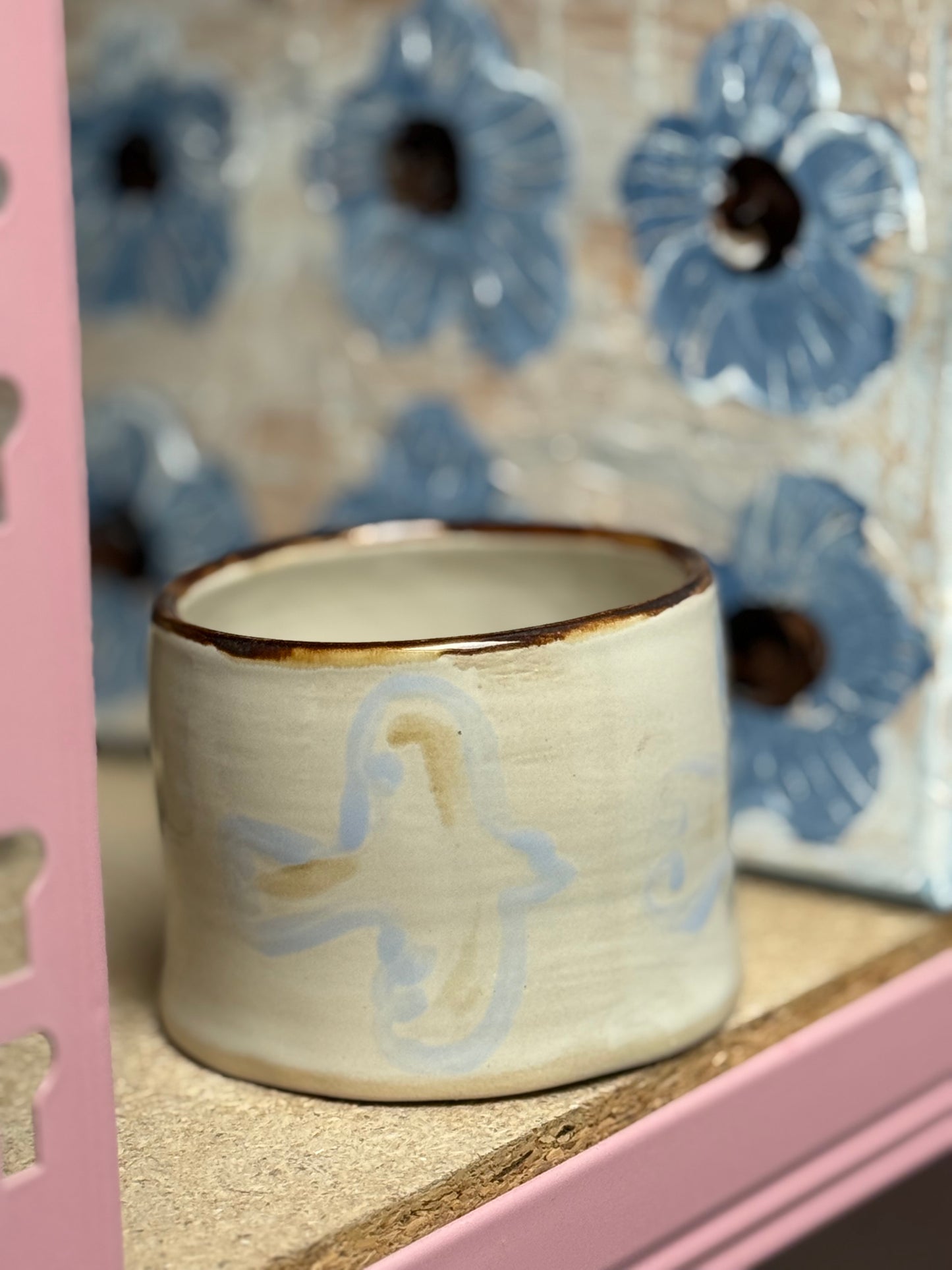 Czarka w delikatne ptaszki