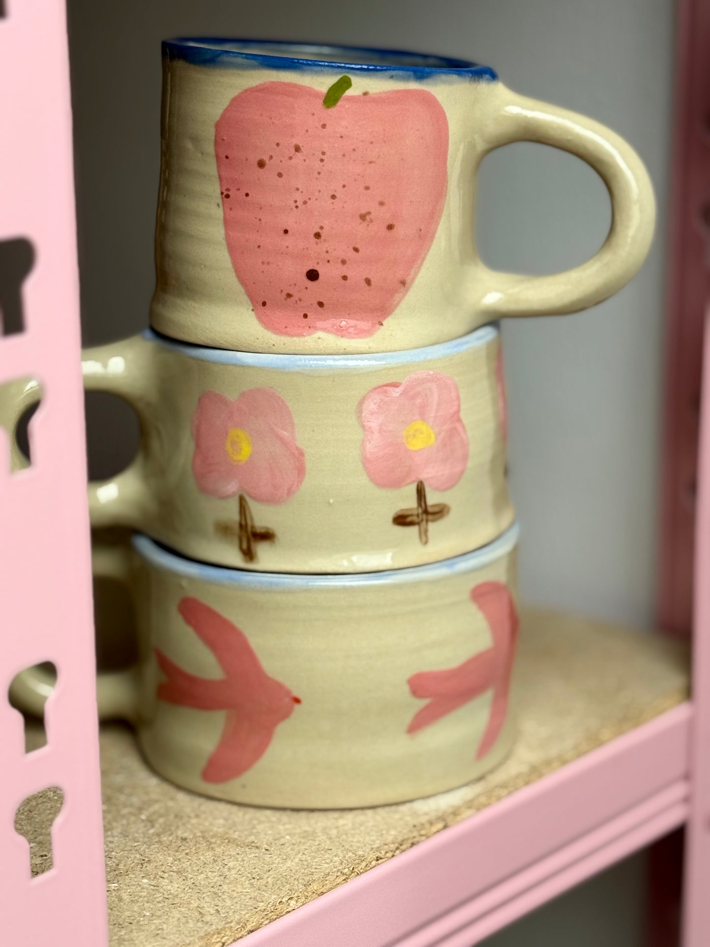 Kubek w różowe kwiatki- OUTLET