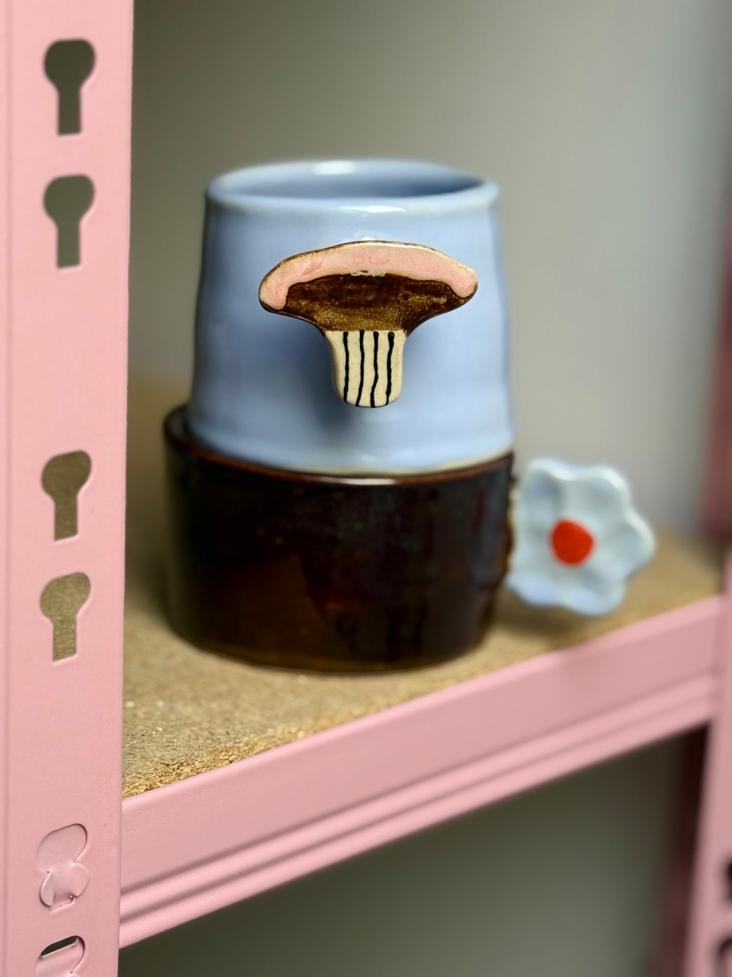 Kubek z uchwytem grzybkiem